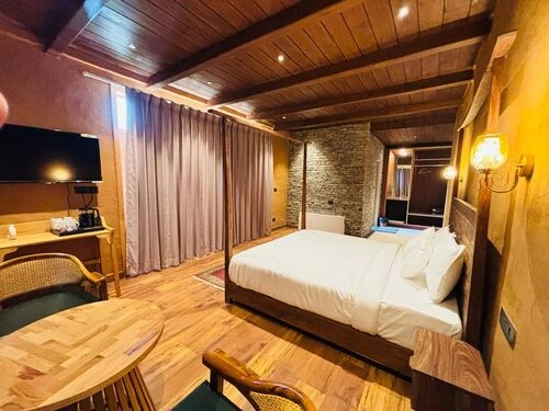 WOW STAYZ2 The Shaurn Resort
