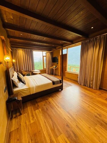 WOW STAYZ2 The Shaurn Resort